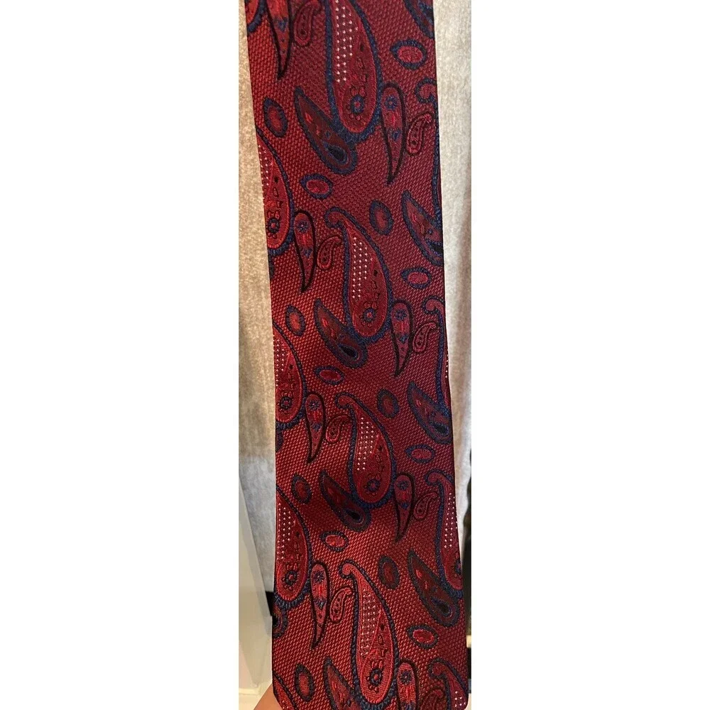 Christian Dior Men's Red Paisley Silk Neck Tie $158 Made In Italy